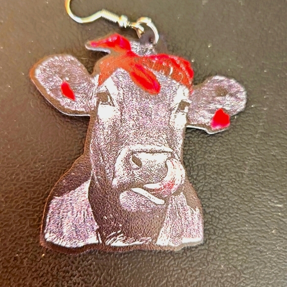 Black and White Cow Earrings Red Bow NWT Farm Animals Cow Girl Cow Lover Gift - Picture 2 of 2